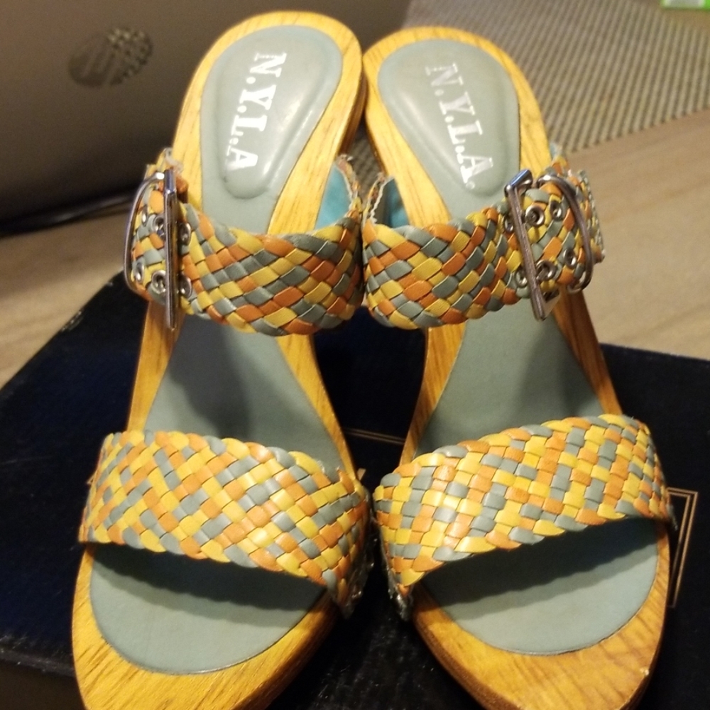 Shoes - Picture 4 of 4